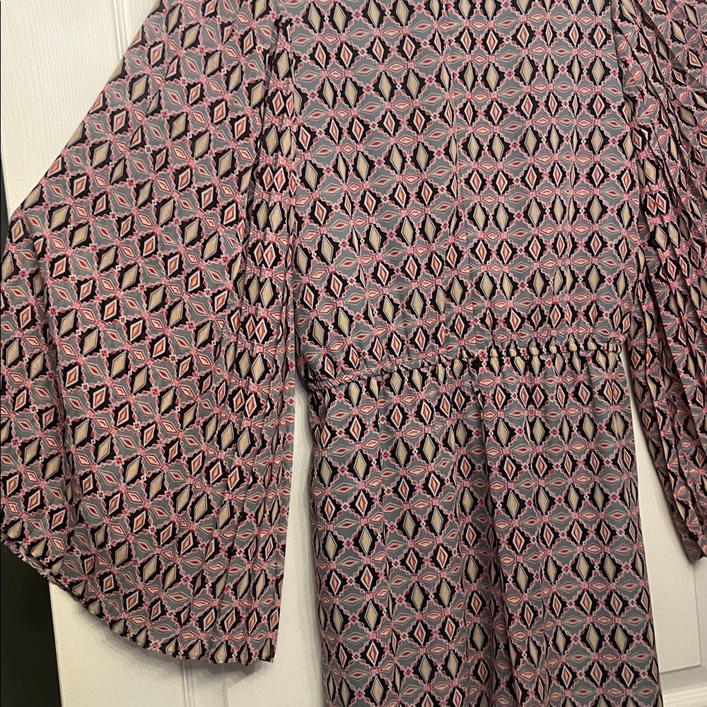 Geometric Patterned Romper With Long Sleeves - image 2